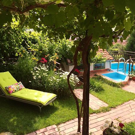 Pension Crhan Mikulov Esterno foto